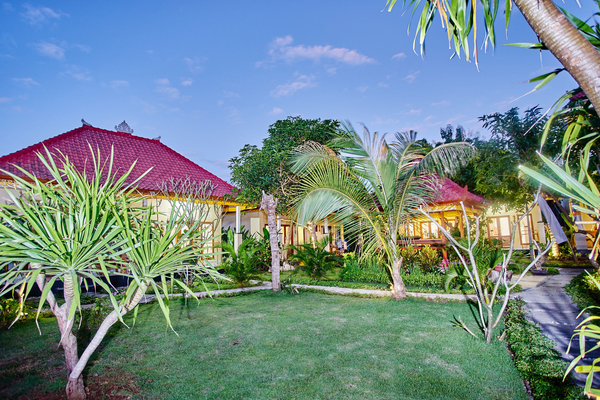 Taos House Nusa Lembongan Hotel Exterior photo